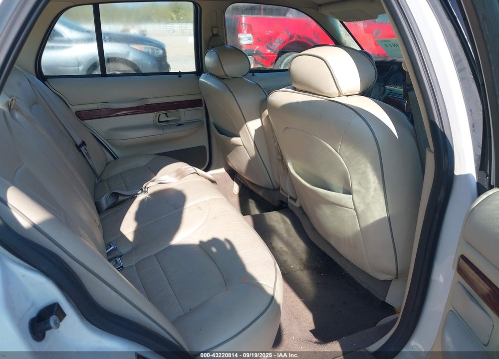 2000 MERCURY GRAND MARQUIS LS VIN: 2MEFM75W4YX717646