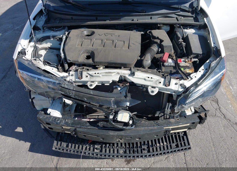 2018 TOYOTA COROLLA LE VIN: 2T1BURHE5JC038087