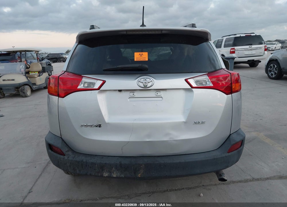 2015 TOYOTA RAV4 XLE VIN: 2T3WFREV4FW157424