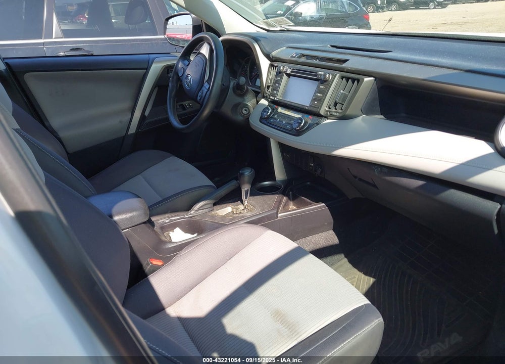 2015 TOYOTA RAV4 VIN: 2T3RFREV7FW317986