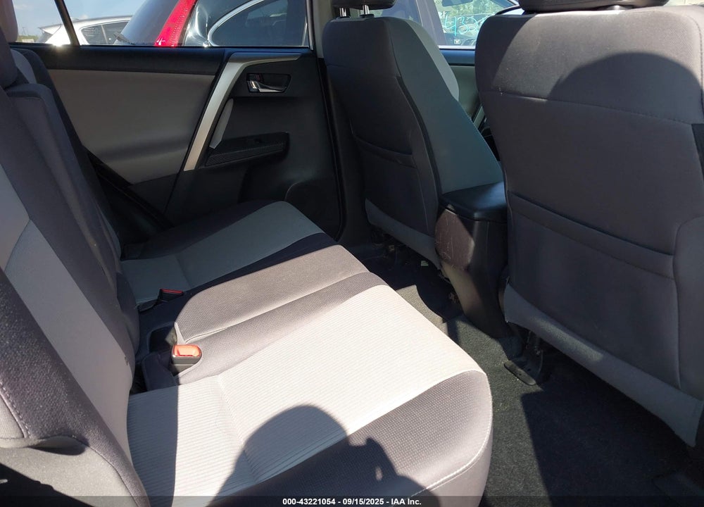 2015 TOYOTA RAV4 VIN: 2T3RFREV7FW317986