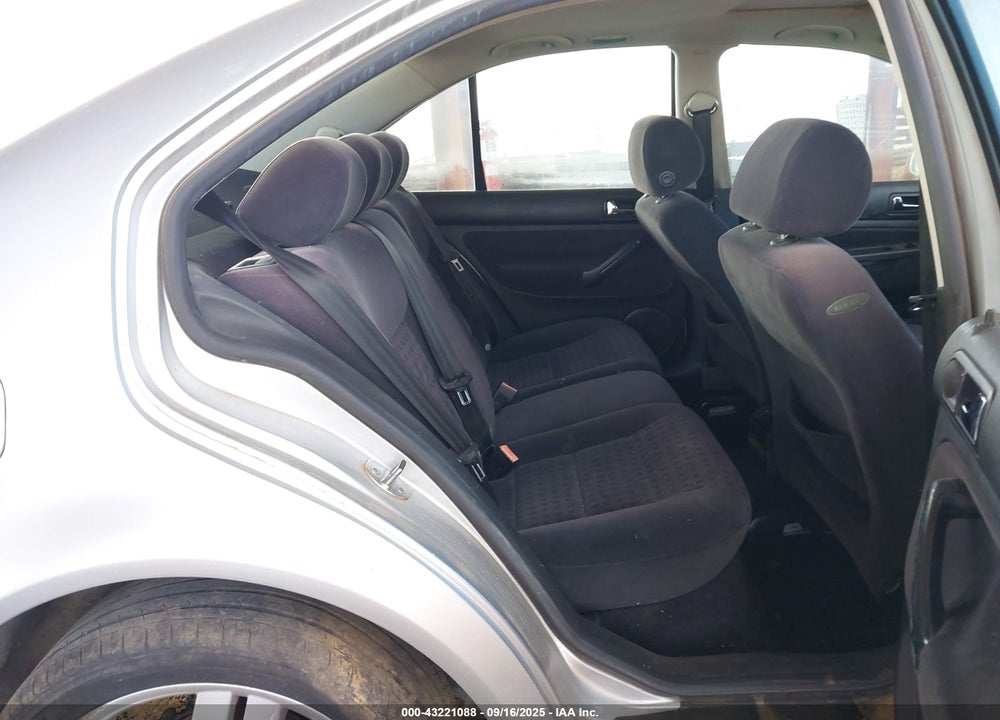 2002 VOLKSWAGEN JETTA GLS 1.8L VIN: 3VWSE69M22M113688