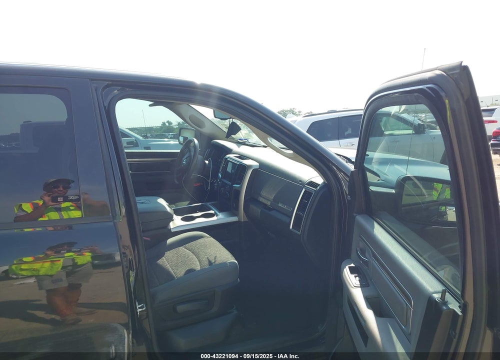 2017 RAM 1500 VIN: 1C6RR6LT8HS556098