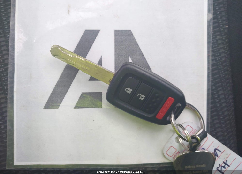 2015 HONDA FIT LX VIN: 3HGGK5H51FM760080