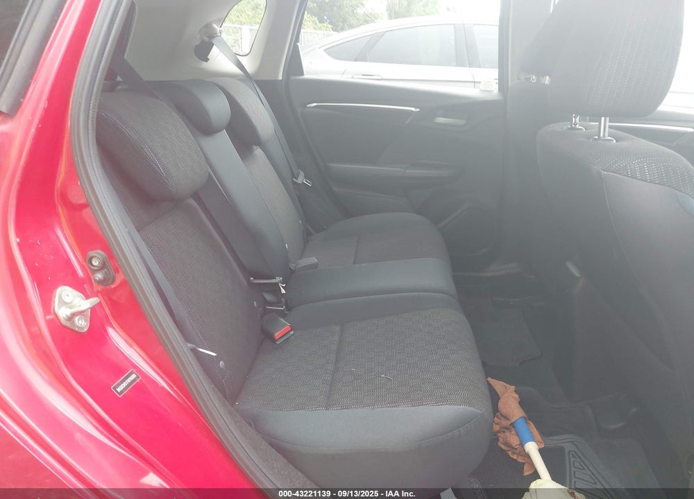 2015 HONDA FIT LX VIN: 3HGGK5H51FM760080