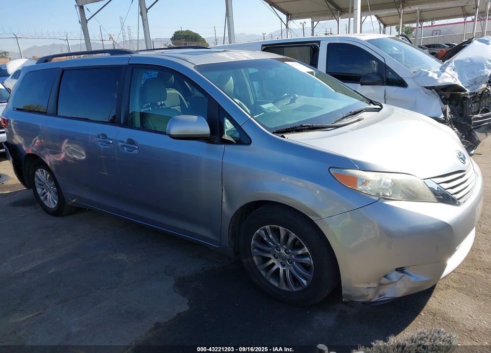 2016 TOYOTA SIENNA XLE PREMIUM 8 PASSENGER VIN: 5TDYK3DC6GS755227
