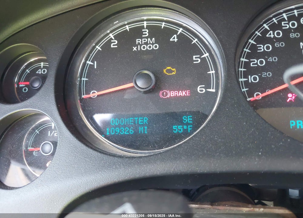 2010 CHEVROLET TAHOE VIN: 1GNMCAE34AR234440