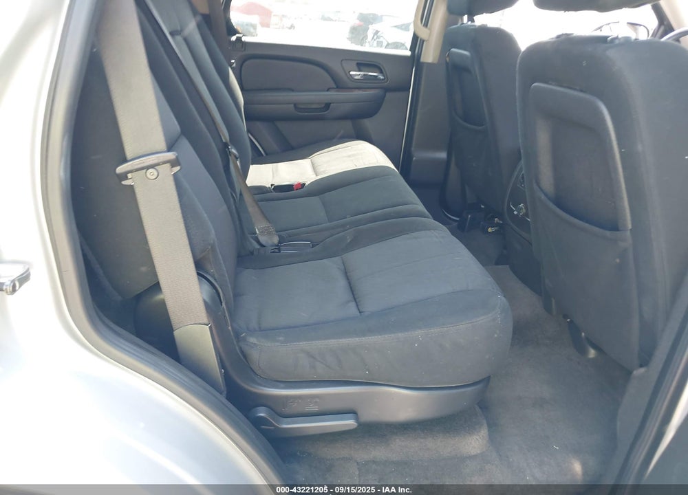 2010 CHEVROLET TAHOE VIN: 1GNMCAE34AR234440