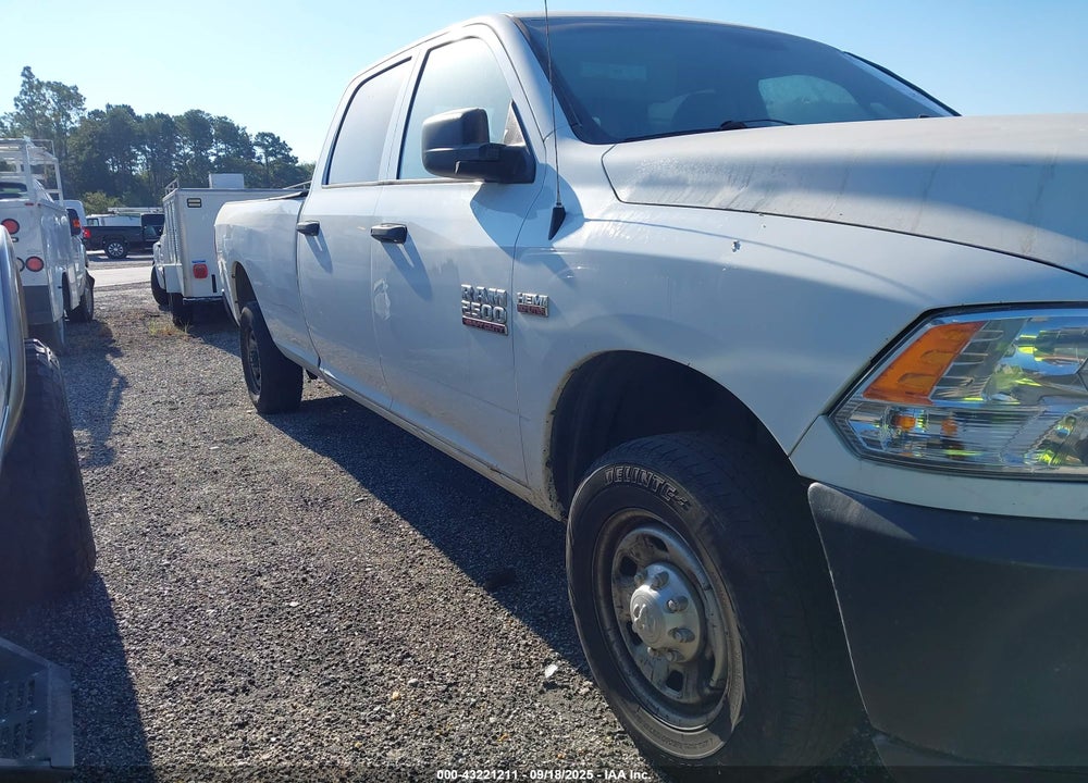 2018 RAM 2500 TRADESMAN 4X2 8' BOX VIN: 3C6TR4HT2JG287144