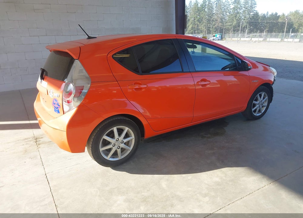 2012 TOYOTA PRIUS C VIN: JTDKDTB38C1015463