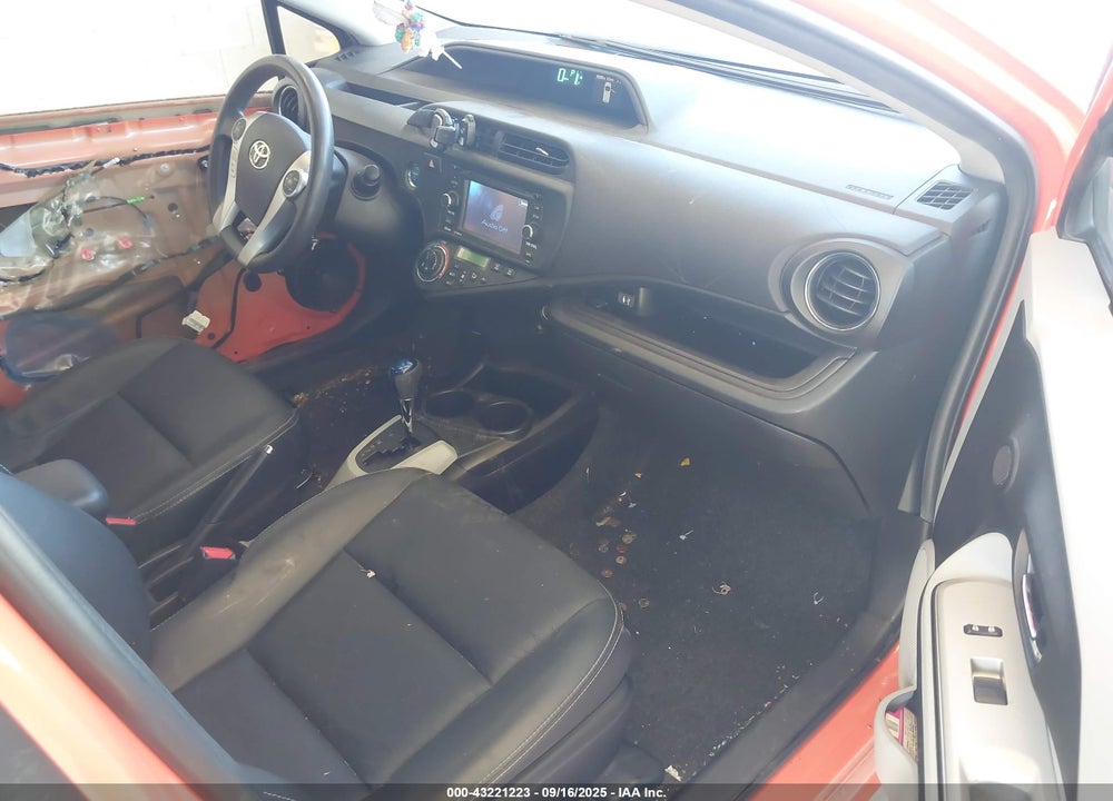 2012 TOYOTA PRIUS C VIN: JTDKDTB38C1015463