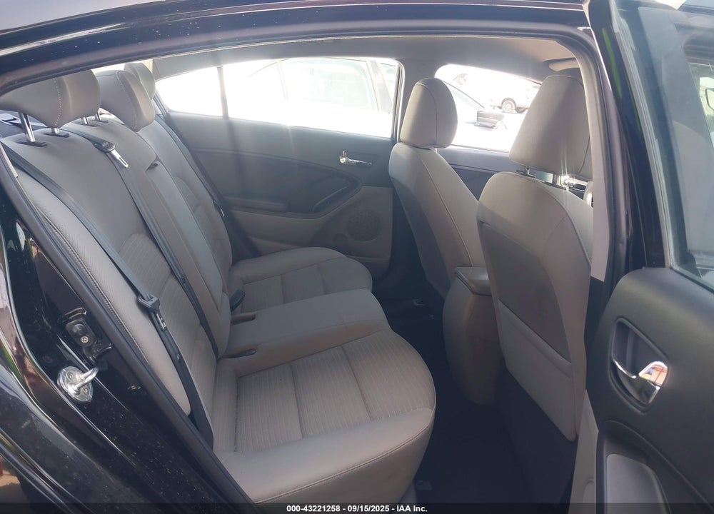 2015 KIA FORTE VIN: KNAFX4A6XF5256722