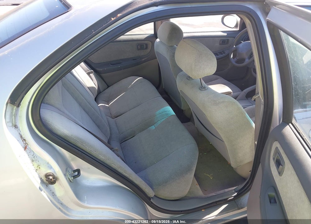 2001 NISSAN ALTIMA GXE VIN: 1N4DL01D61C206844