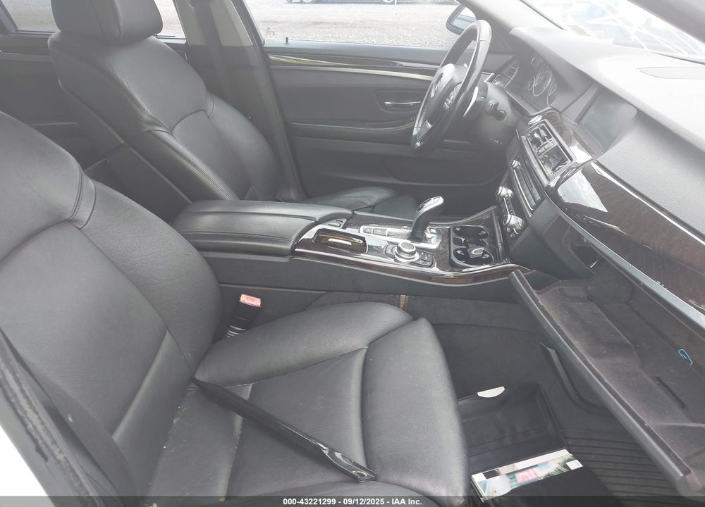 2011 BMW 5 SERIES VIN: WBAFR7C51BC604784
