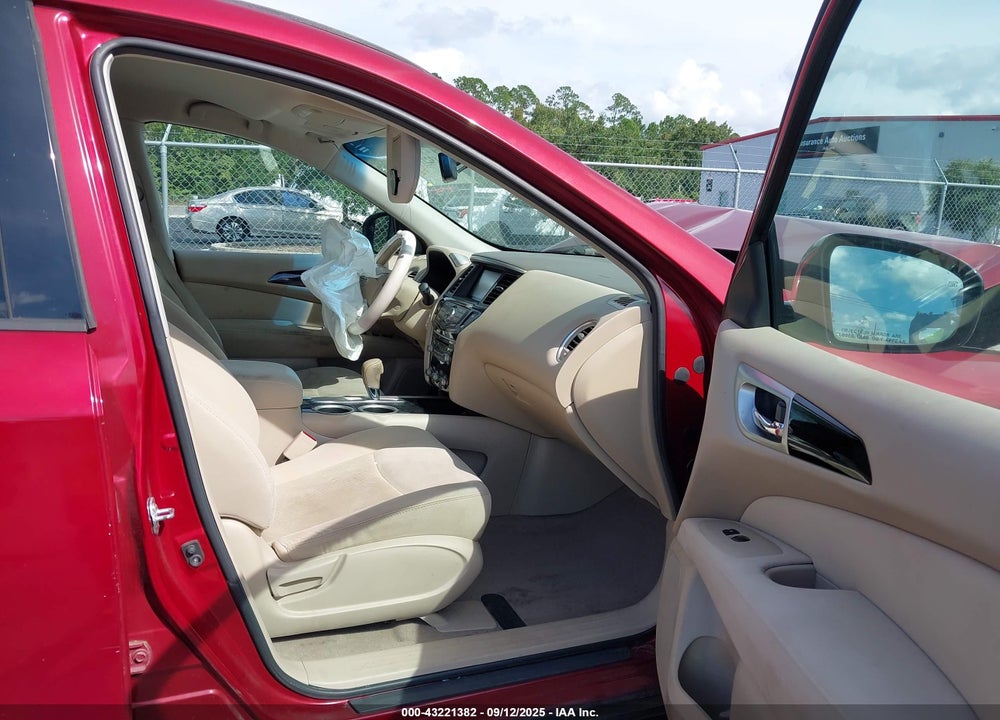2015 NISSAN PATHFINDER VIN: 5N1AR2MN3FC650584