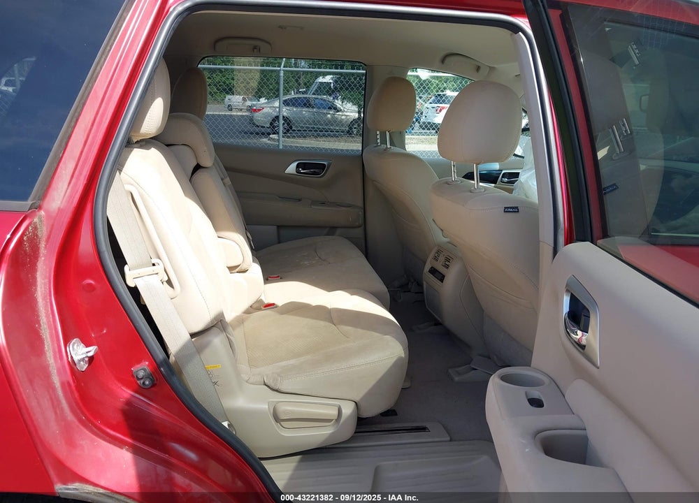 2015 NISSAN PATHFINDER VIN: 5N1AR2MN3FC650584