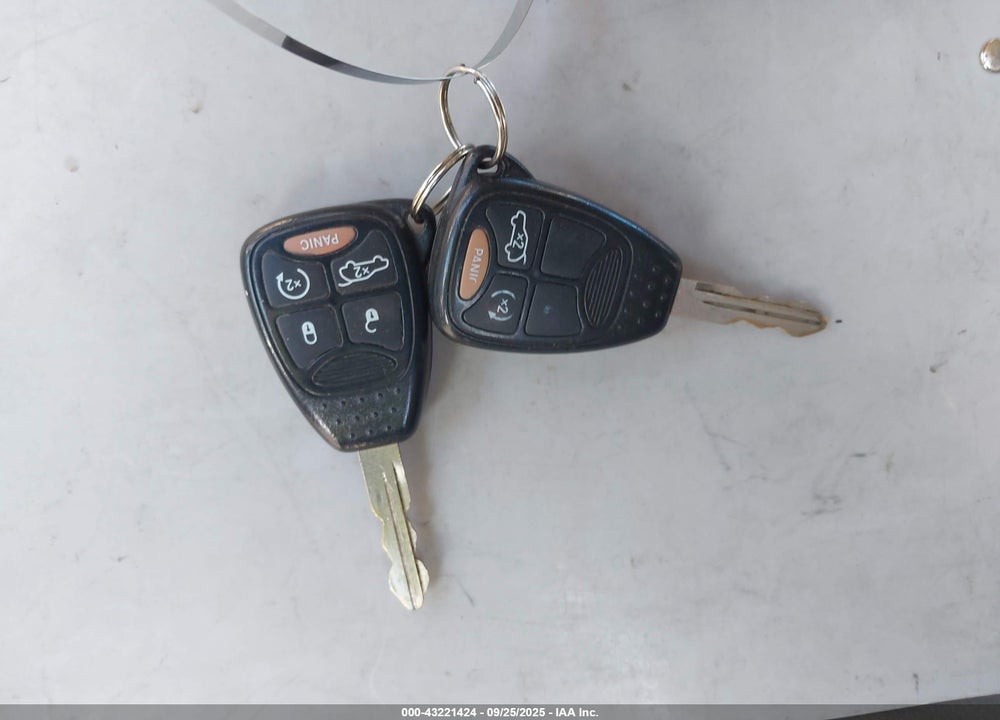 2007 JEEP GRAND CHEROKEE VIN: 1J8HR68257C510637