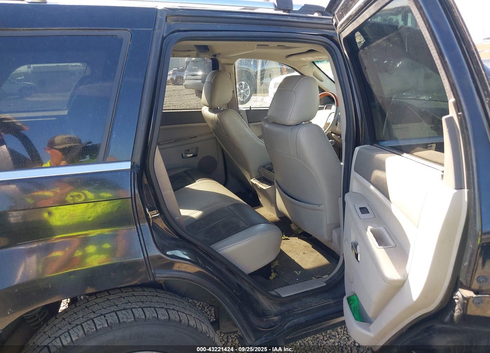 2007 JEEP GRAND CHEROKEE VIN: 1J8HR68257C510637