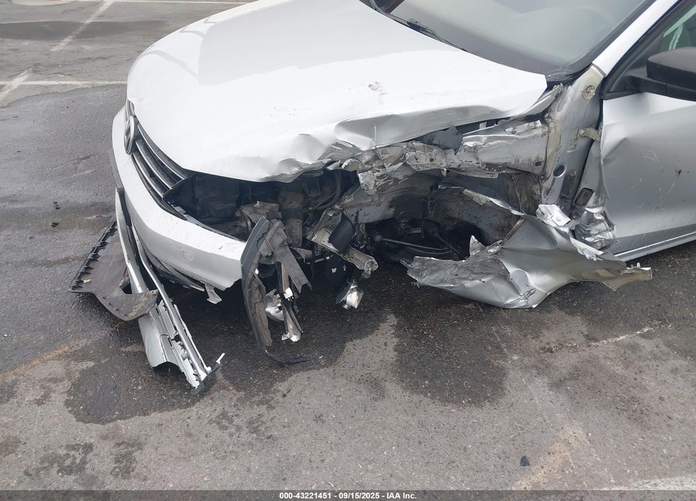 2015 VOLKSWAGEN JETTA VIN: 3VW2K7AJ3FM212235