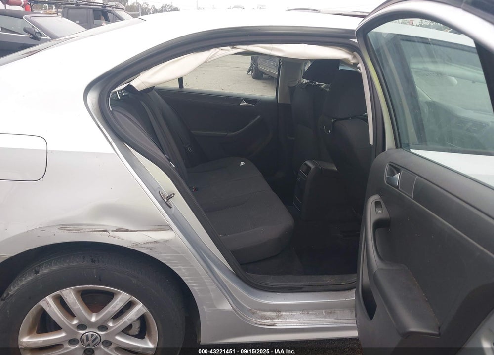 2015 VOLKSWAGEN JETTA VIN: 3VW2K7AJ3FM212235