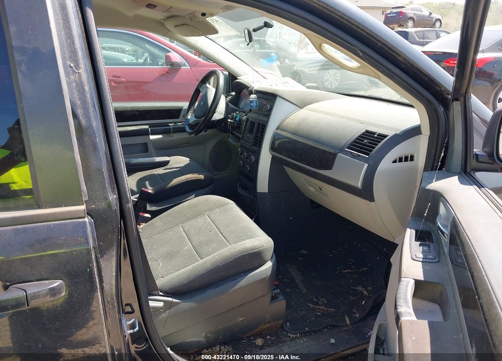 2010 DODGE GRAND CARAVAN SXT VIN: 2D4RN5D1XAR443937