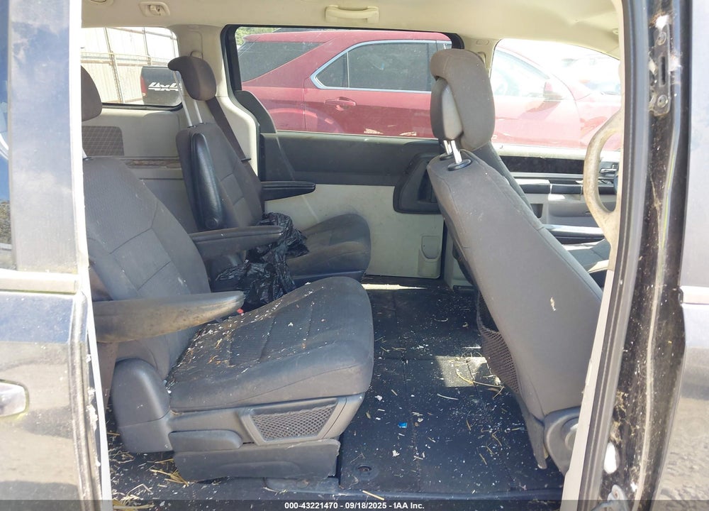 2010 DODGE GRAND CARAVAN SXT VIN: 2D4RN5D1XAR443937