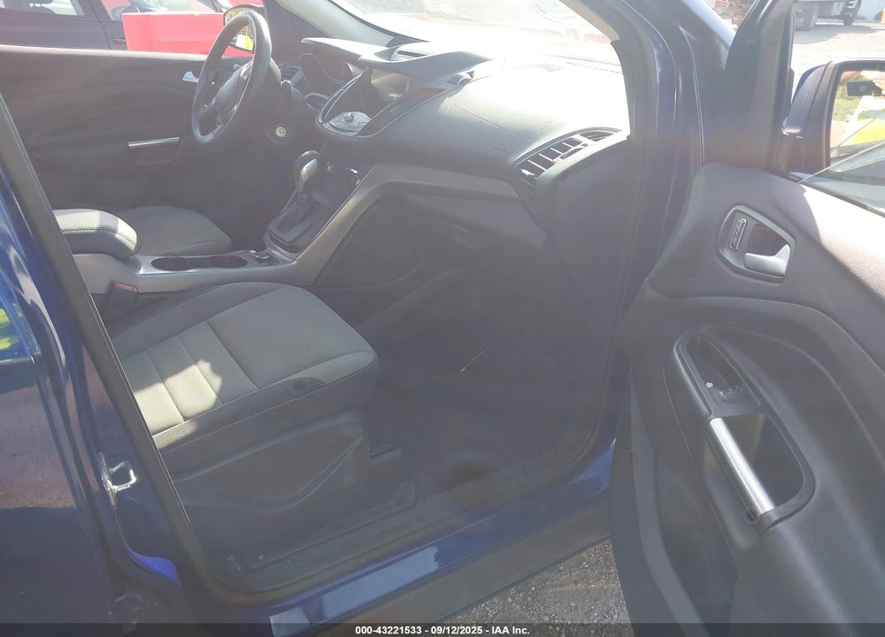 2016 FORD ESCAPE VIN: 1FMCU0GX0GUC39891
