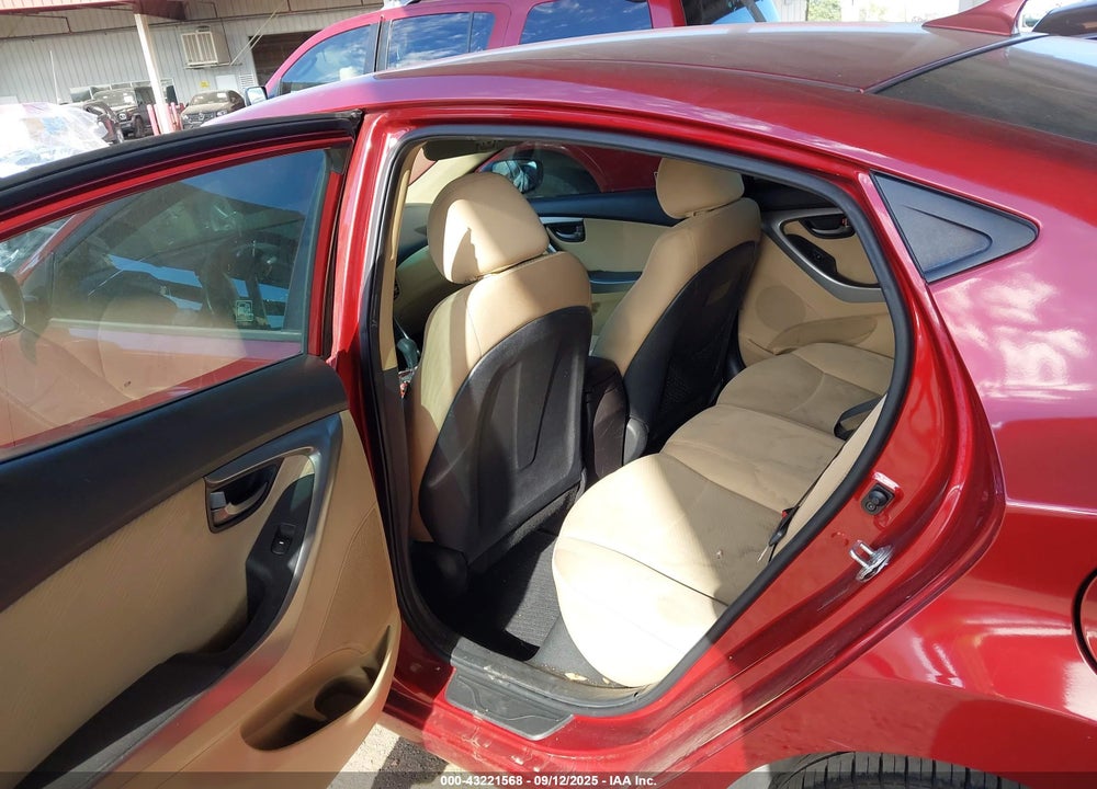 2013 HYUNDAI ELANTRA VIN: 5NPDH4AE1DH392488
