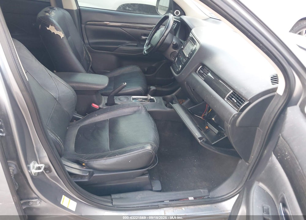 2016 MITSUBISHI OUTLANDER VIN: JA4AD3A32GZ002366