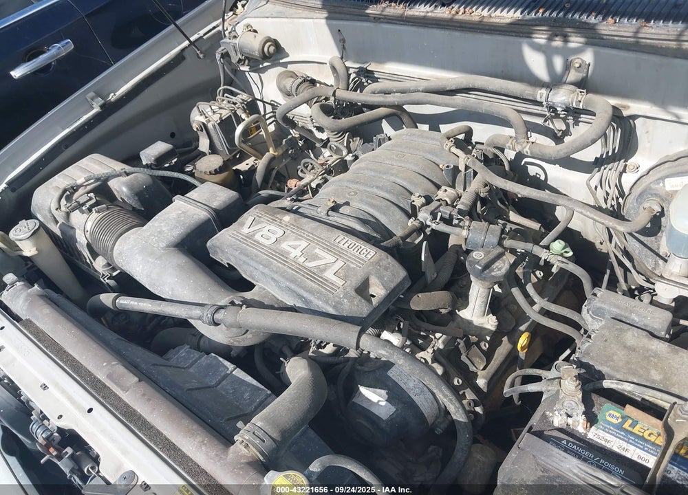 2005 TOYOTA SEQUOIA SR5 V8 VIN: 5TDBT44AX5S236962