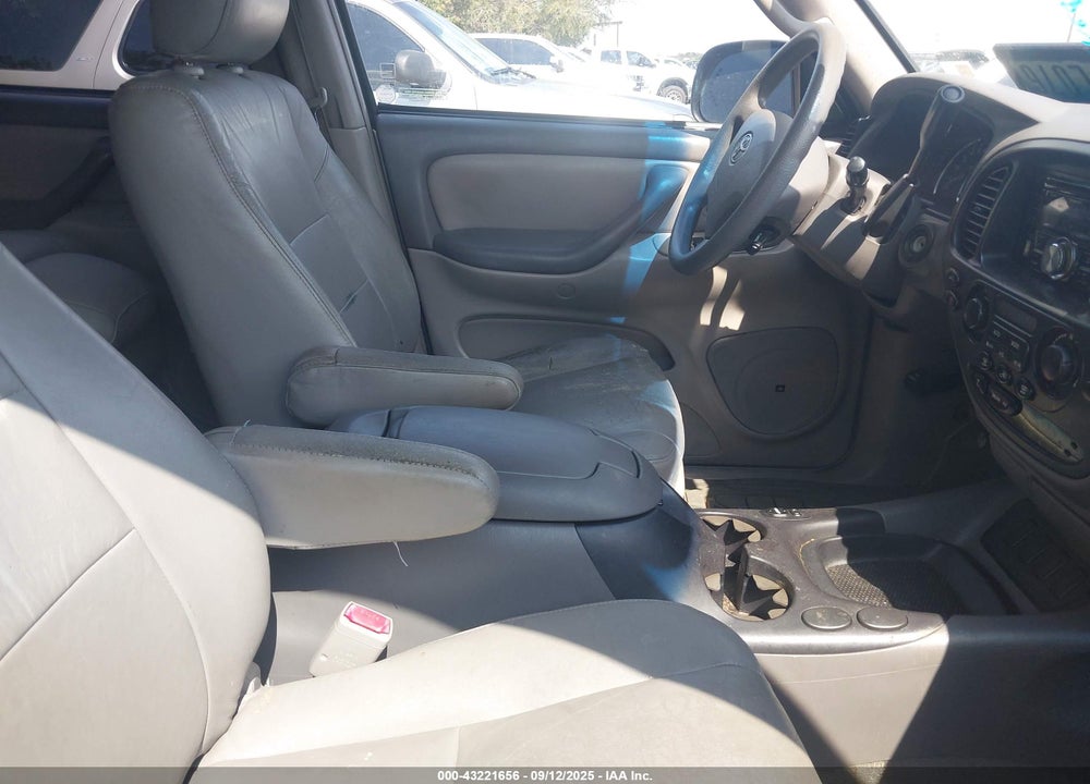 2005 TOYOTA SEQUOIA SR5 V8 VIN: 5TDBT44AX5S236962