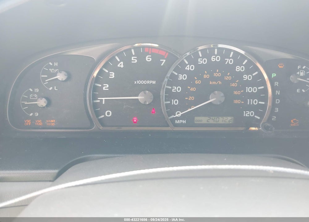 2005 TOYOTA SEQUOIA SR5 V8 VIN: 5TDBT44AX5S236962