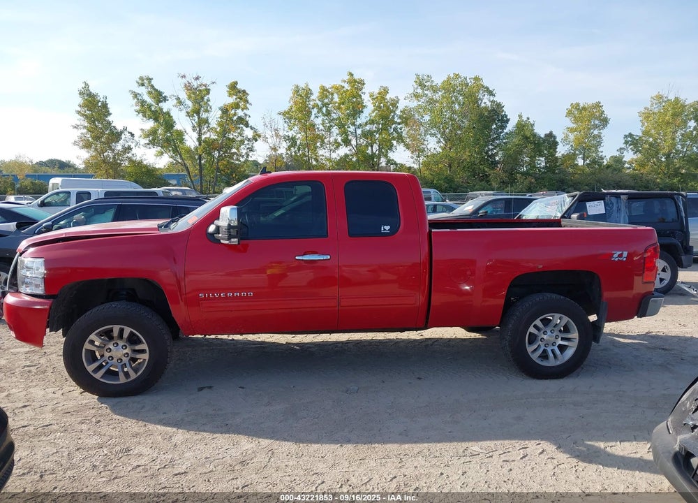 2011 CHEVROLET SILVERADO 1500 VIN: 1GCRKSE32BZ329894
