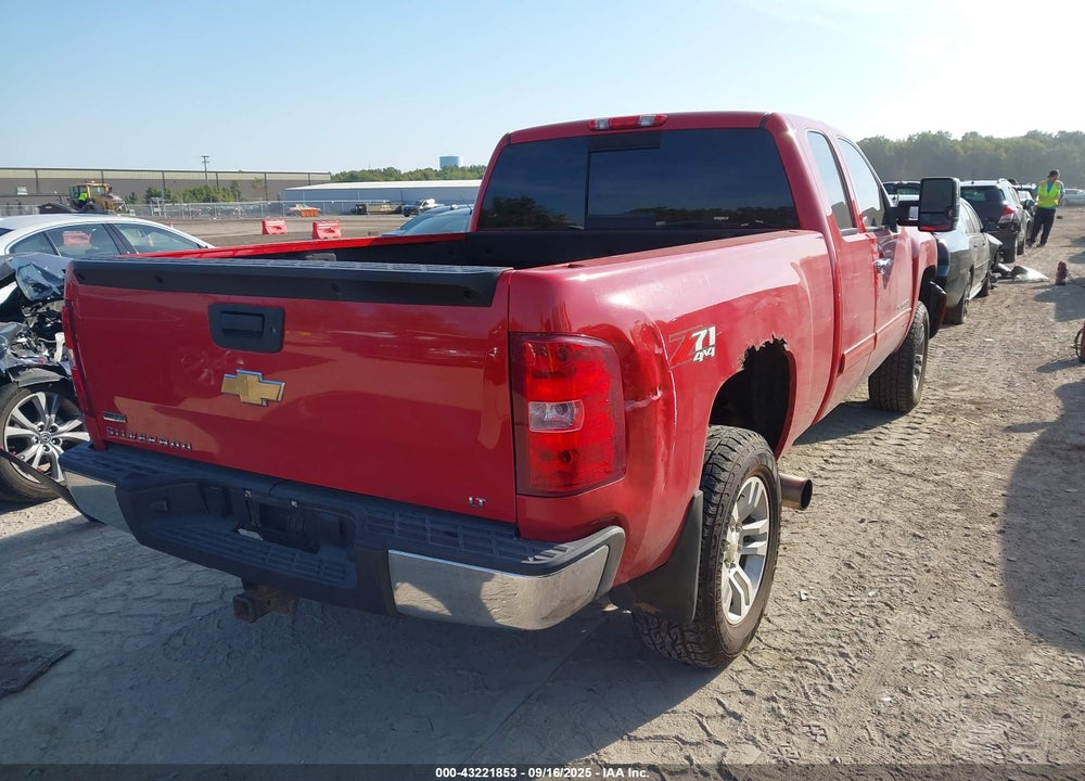 2011 CHEVROLET SILVERADO 1500 VIN: 1GCRKSE32BZ329894