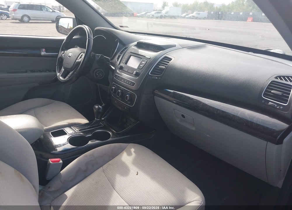 2014 KIA SORENTO VIN: 5XYKTDA79EG489289