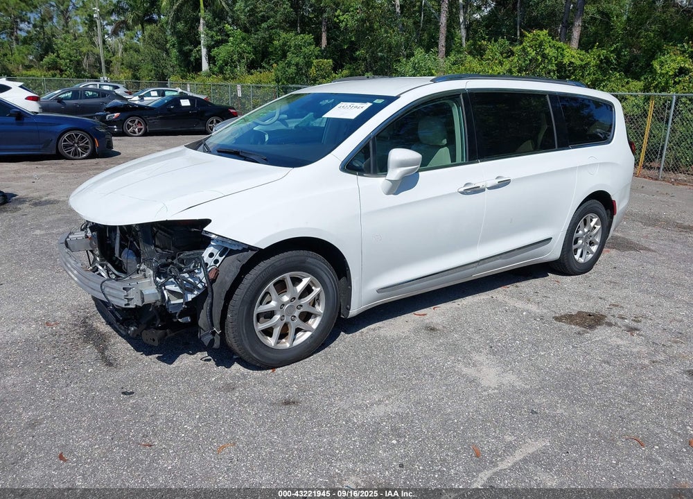 2020 CHRYSLER PACIFICA TOURING L VIN: 2C4RC1BG9LR106004