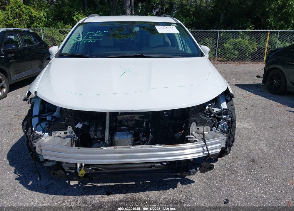2020 CHRYSLER PACIFICA TOURING L VIN: 2C4RC1BG9LR106004