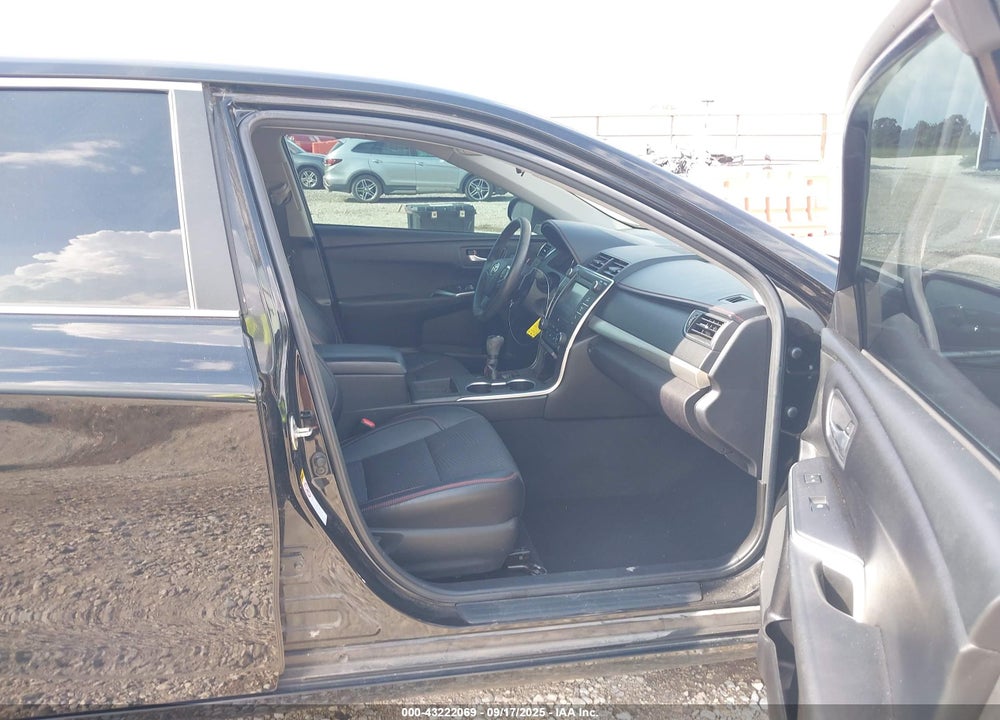 2017 TOYOTA CAMRY SE VIN: 4T1BF1FK6HU382010