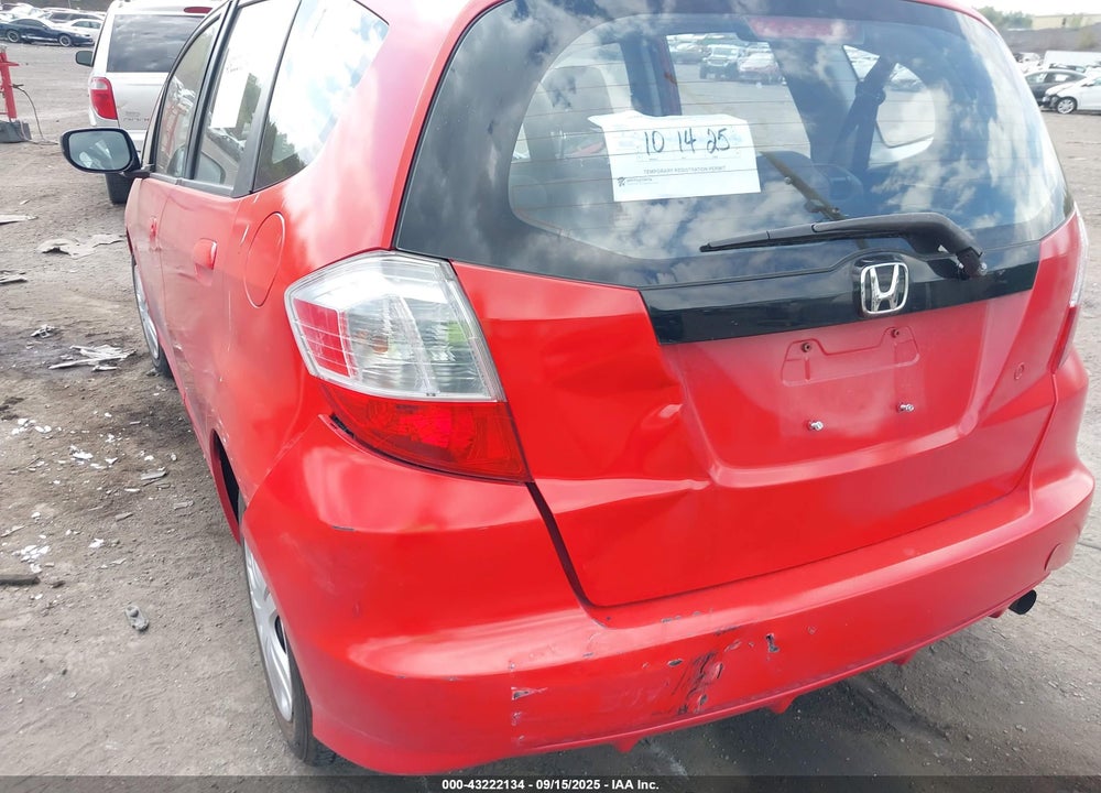 2010 HONDA FIT VIN: JHMGE8H21AS000632