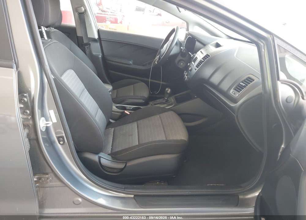 2016 KIA FORTE VIN: KNAFK5A81G5541378