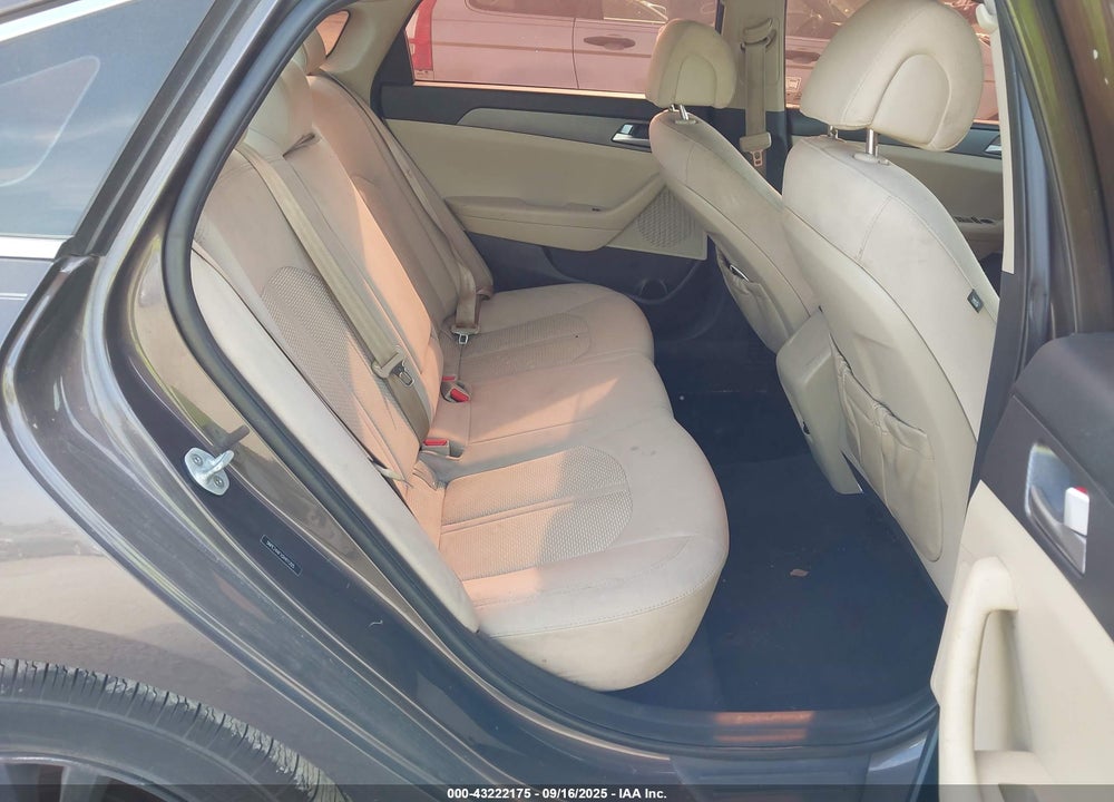 2016 HYUNDAI SONATA VIN: 5NPE24AF1GH411205