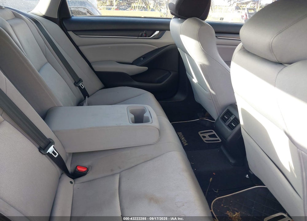 2018 HONDA ACCORD EX VIN: 1HGCV1F42JA011156