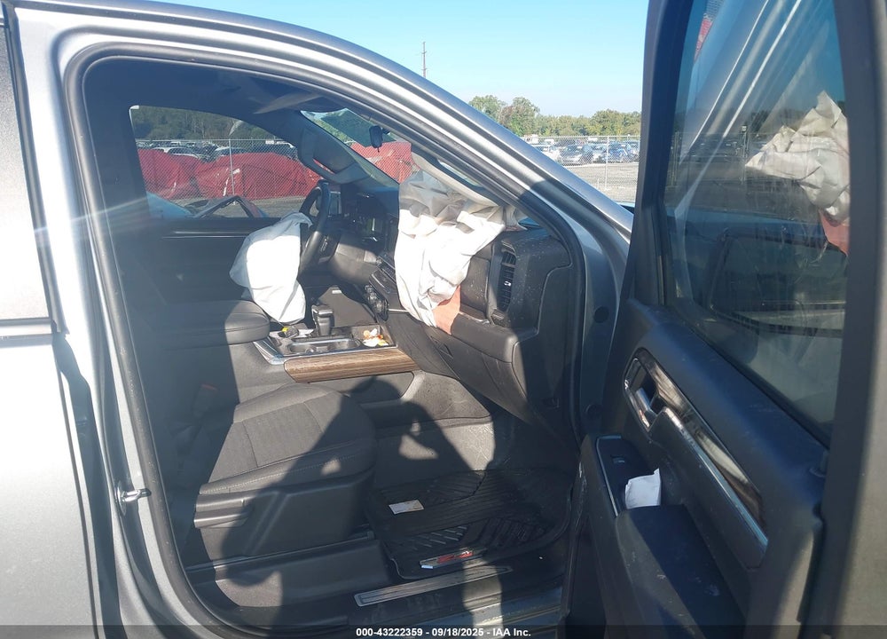 2024 CHEVROLET SILVERADO 1500 VIN: 1GCUDEEDXRZ249610