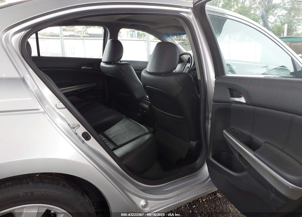 2010 HONDA ACCORD 2.4 EX-L VIN: 1HGCP2F89AA138277