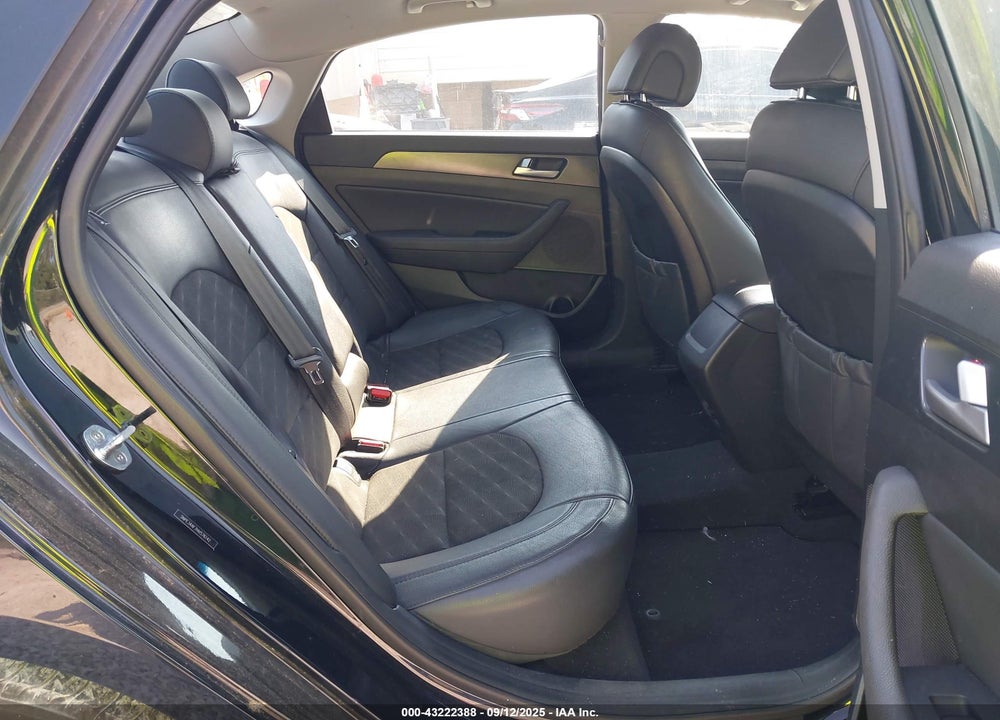 2017 HYUNDAI SONATA VIN: 5NPE34AF7HH576142