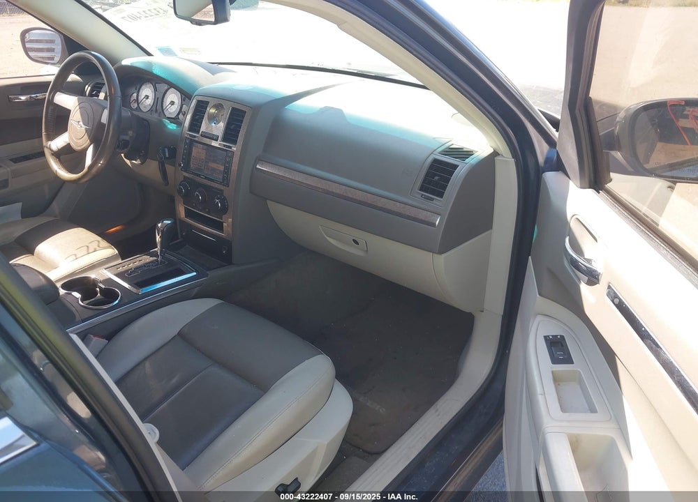 2008 CHRYSLER 300 TOURING VIN: 2C3LA53G48H260431