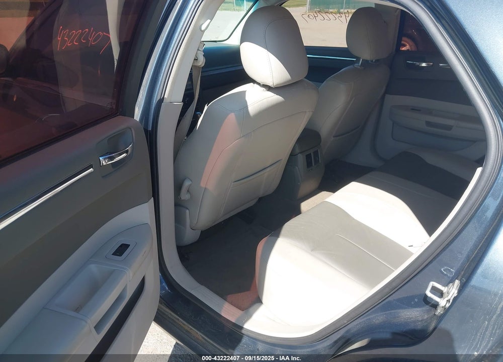 2008 CHRYSLER 300 TOURING VIN: 2C3LA53G48H260431