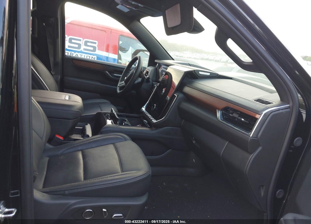 2025 GMC YUKON XL VIN: 1GKS2JRL4SR254111