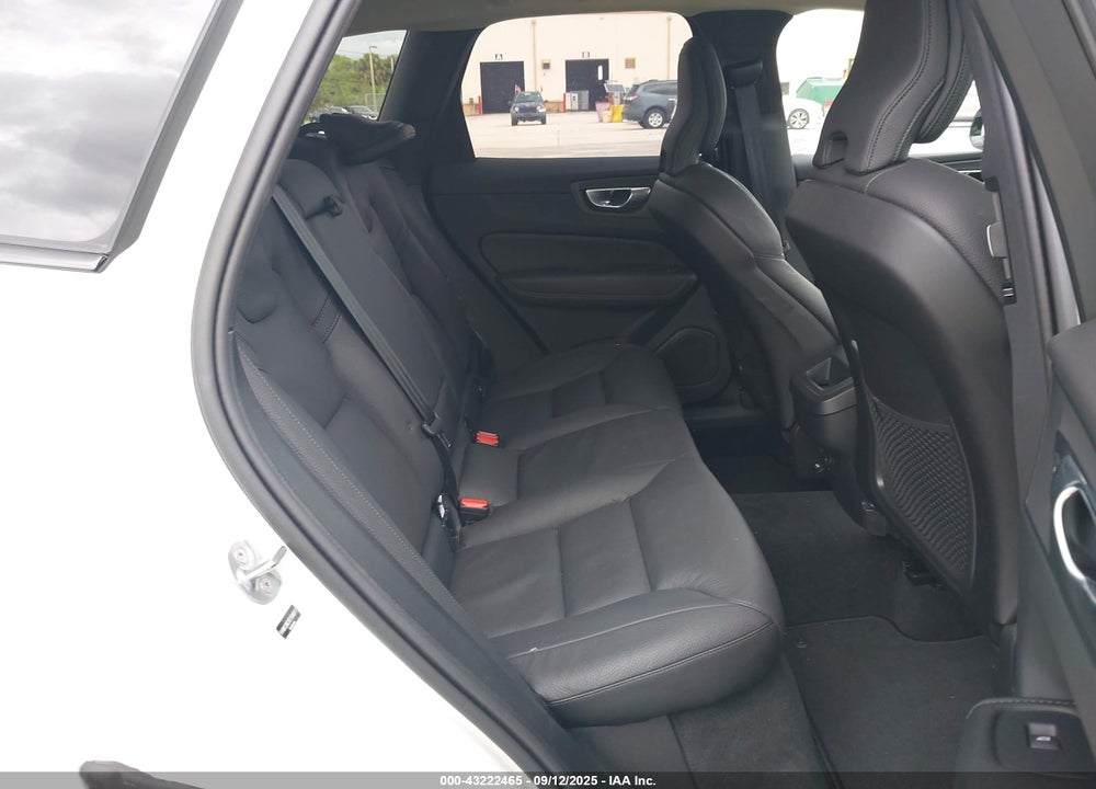 2025 VOLVO XC60 VIN: YV4M12RC1S1184317