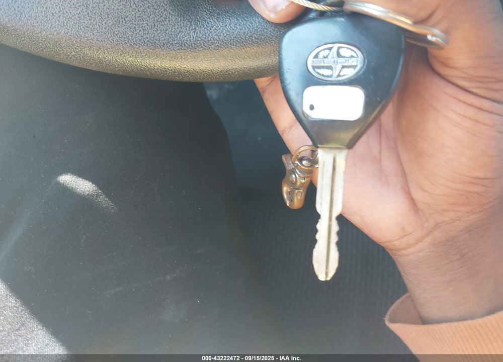 2008 SCION XB VIN: JTLKE50E681027331